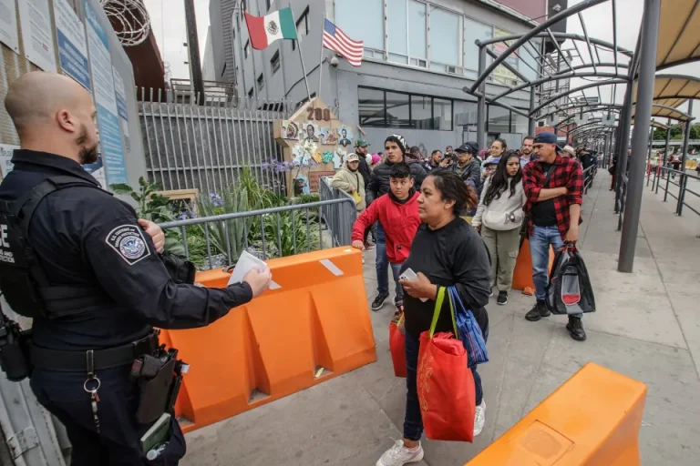 Gobierno considera endurecer criterios de asilo a los migrantes