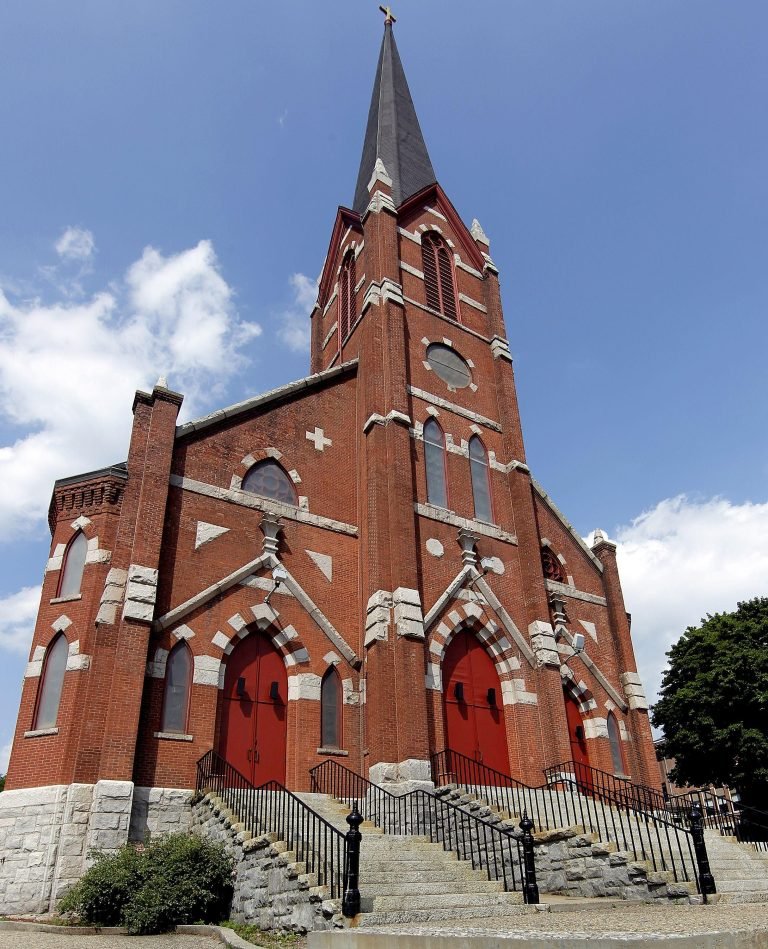 Iglesia vacía será reutilizada para personas sin hogar