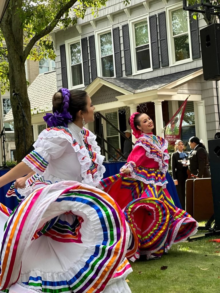 Organización ayuda a inmigrantes con servicios gratuitos