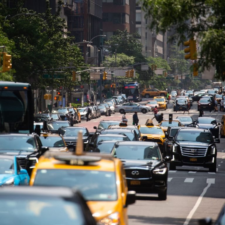 Aprueban peaje para vehículos que entren a Manhattan