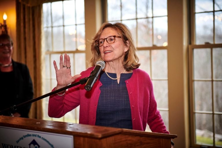 Votan para ampliar licencia médica familiar remunerada