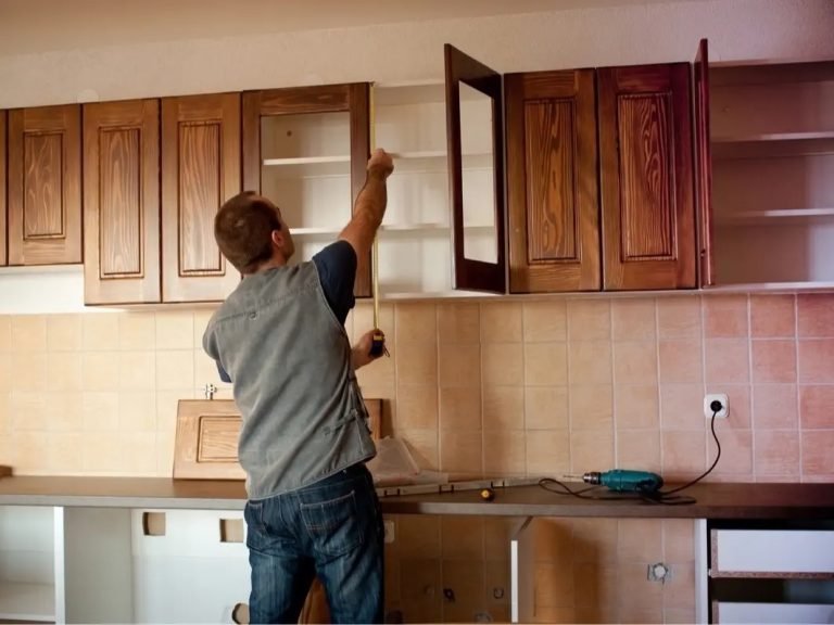 Advierten a familias sobre temporada de contratación de primavera