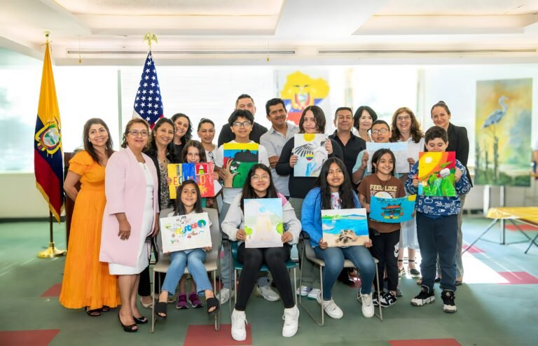 Niños demuestran su talento en concurso de dibujo