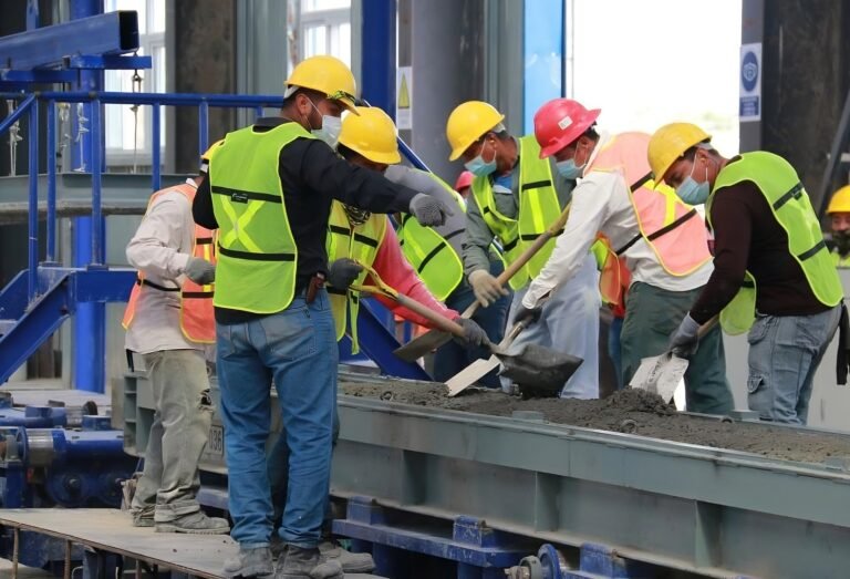 El 60% de los nuevos inmigrantes en EEUU ya tiene empleo, revela informe