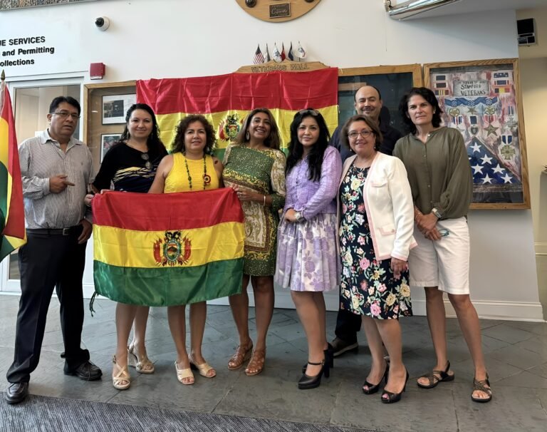 Celebran independencia de Bolivia