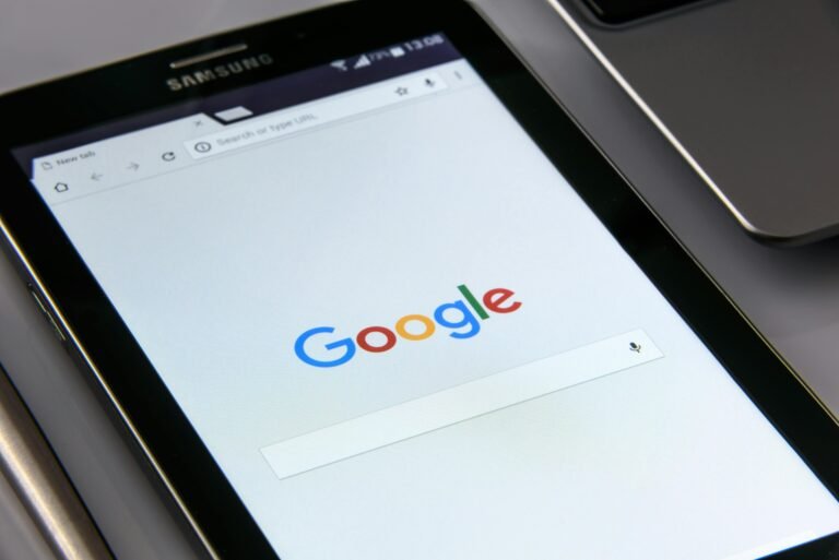 Estafadores crean números de atención al cliente falsos en búsquedas de Google