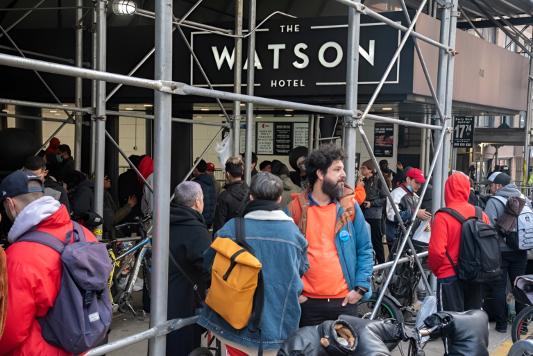 Gobierno no extenderá “parole” para miles de migrantes