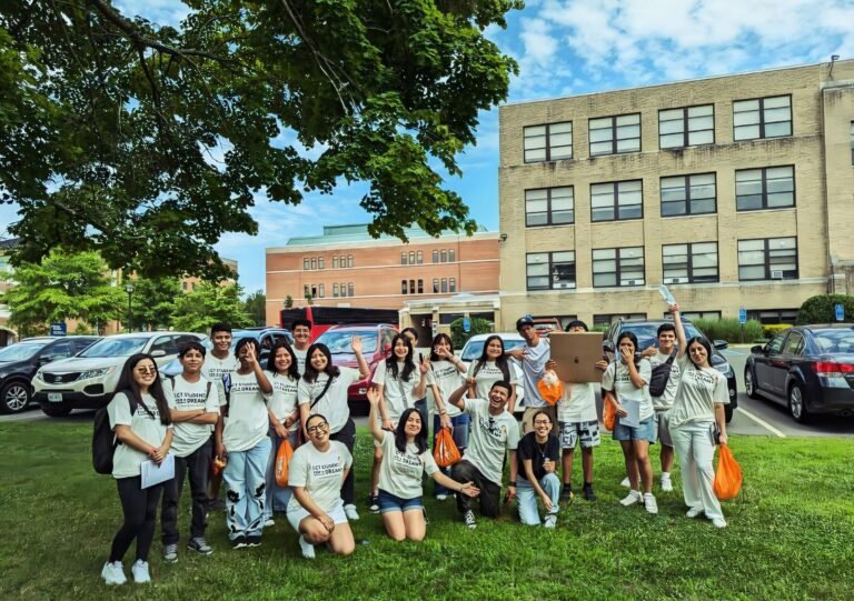 Recaudación de fondos para becas para estudiantes indocumentados 