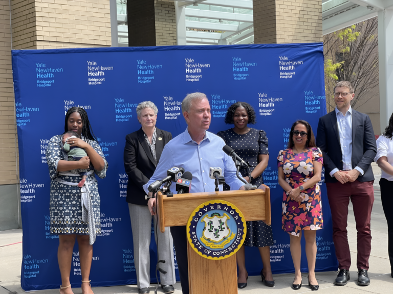 Extienden programa de visitas médicas a domicilio para recién nacidos