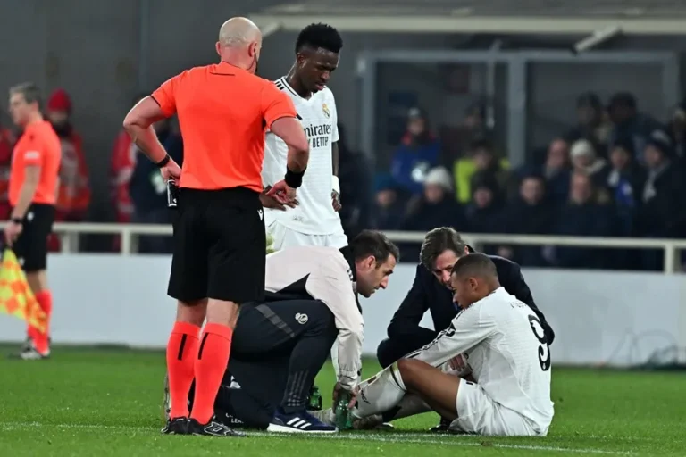 Mbappé sufre una lesión en el muslo y es duda para la Intercontinental