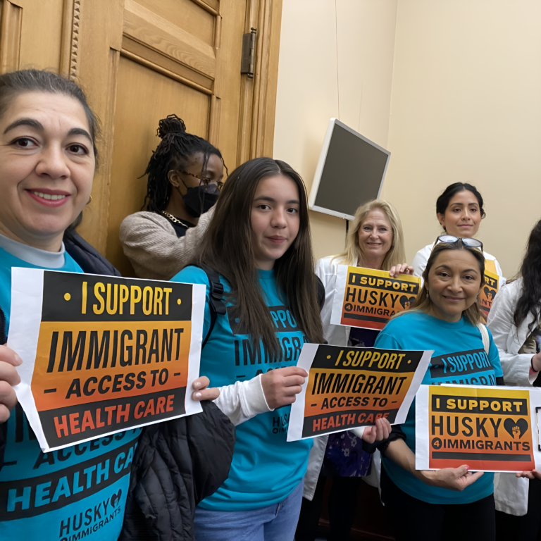 Programa “HUSKY para inmigrantes” enfrenta posibles sobrecostos, revela informe