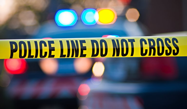 Hispanos mueren tras choque con tres carros en autopista