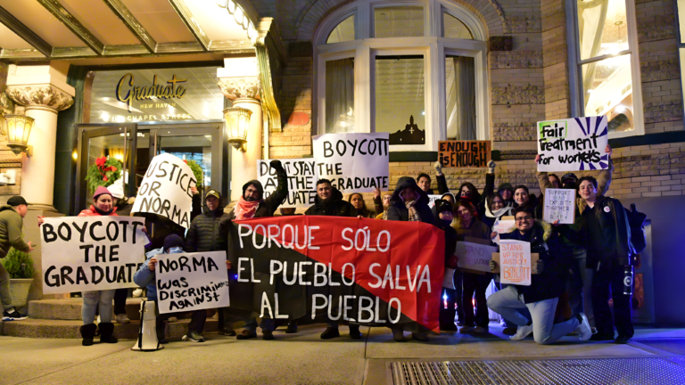 Inmigrantes y aliados realizan talleres para prepararse para Presidencia de Trump