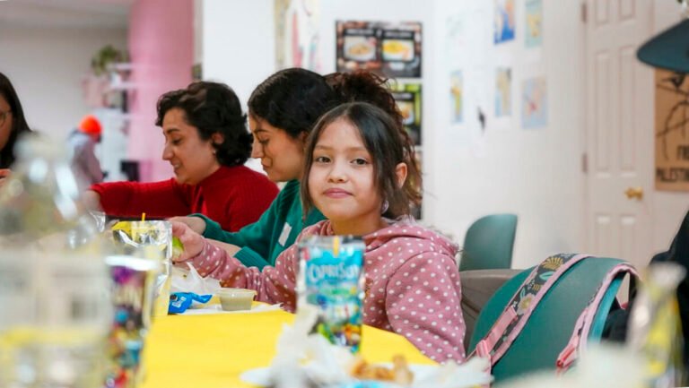 Piden al Departamento de Educación de NY que proteja a alumnos inmigrantes