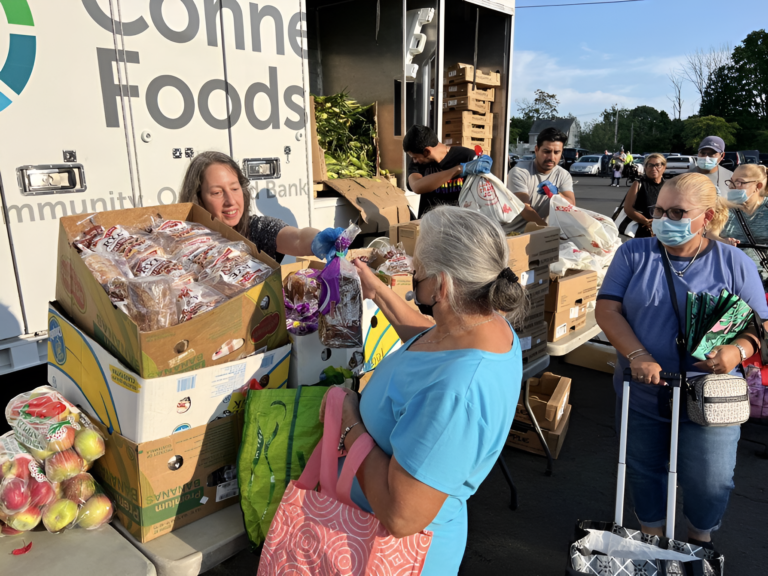 Connecticut Foodshare anuncia otra ronda de recortes de fondos