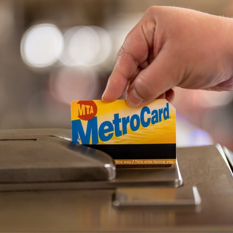 Dejarán de vender Metrocards en estaciones de metro para poder pagar “sin contacto”