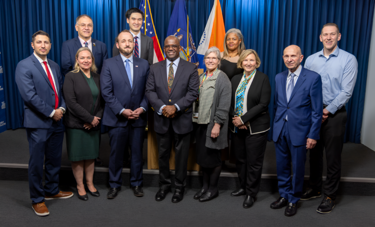 Legisladores se unen a lucha contra aumentos de tarifas propuestos por empresa eléctrica