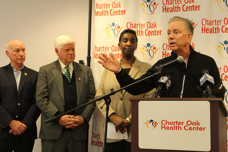 Protestan por recortes de fondos federales de Medicaid