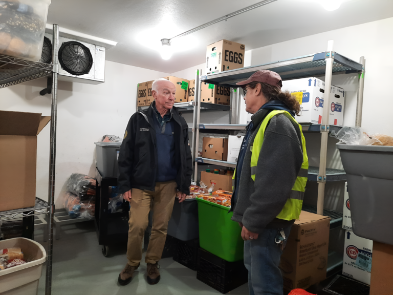 Recortes federales a servicios esenciales podrían afectar a más de millón de personas en CT