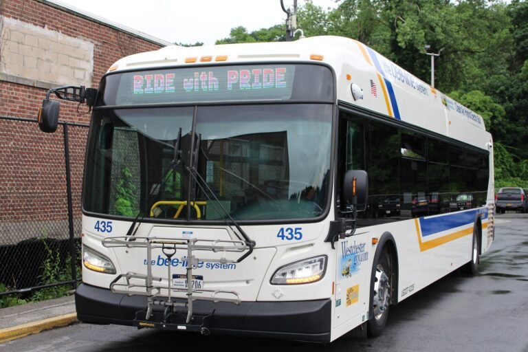Servicio de autobuses transformará sistema de pago de tarifas con solo “tocar y listo”