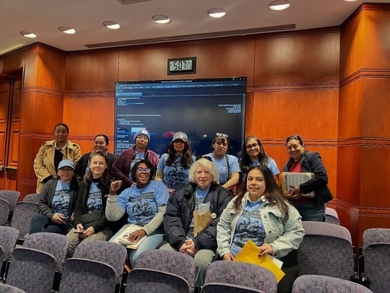 CT redobla su apuesta por la Ley Santuario y penaliza a empresas que hacen negocios con el ICE