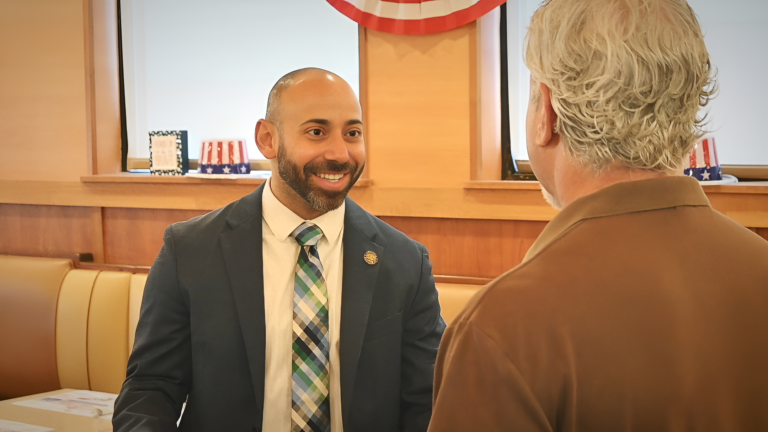 Avanza proyecto que permite a iglesias ofrecer alojamiento temporal a personas sin hogar y refugiados