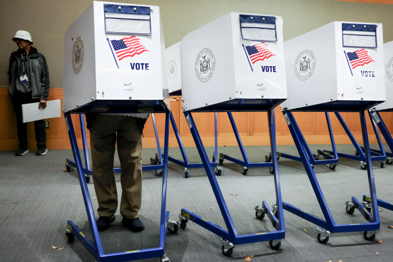 Los no ciudadanos no pueden votar en elecciones locales de la ciudad de NY, dictamina Tribunal Superior del Estado
