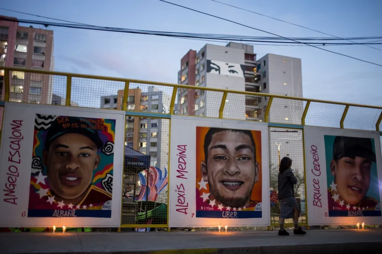 El encargado de inmigración en EEUU quiere que las deportaciones funcionen “como Amazon”