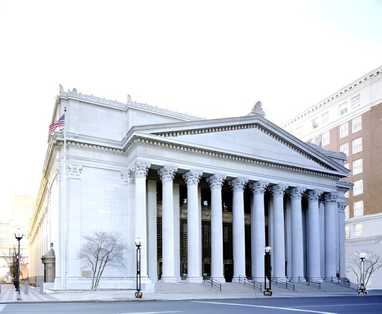 Demandan al gobierno federal por cancelar estatus migratorio de cuatro estudiantes internacionales