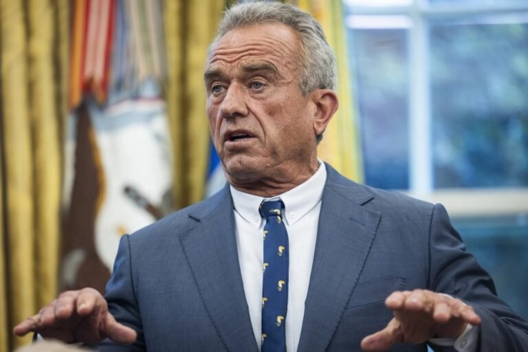 Kennedy dice que EEUU ha manejado bien los brotes de sarampión, que ya suman 1.100 casos