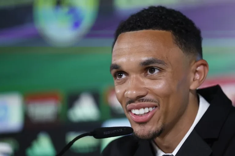 Alexander-Arnold: “Ser fichado por el Real Madrid es un sueño hecho realidad”