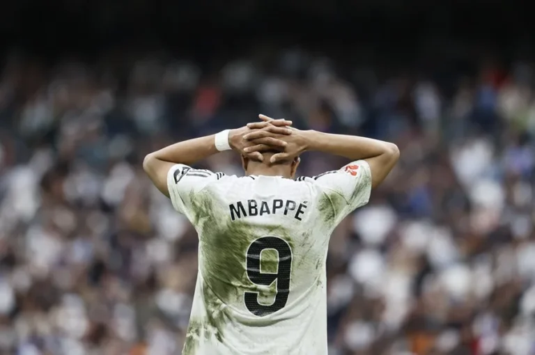Mbappé, hospitalizado por “cuadro agudo de gastroenteritis”