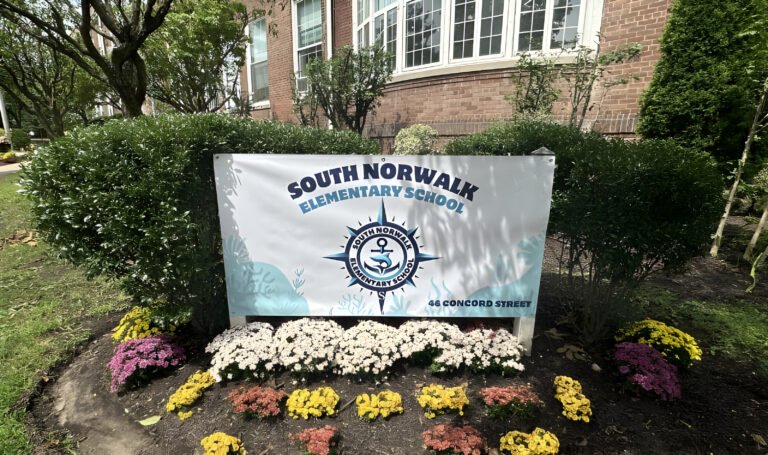 Cuatro escuelas de Norwalk estaban al borde del desequilibrio racial el año pasado, revela informe