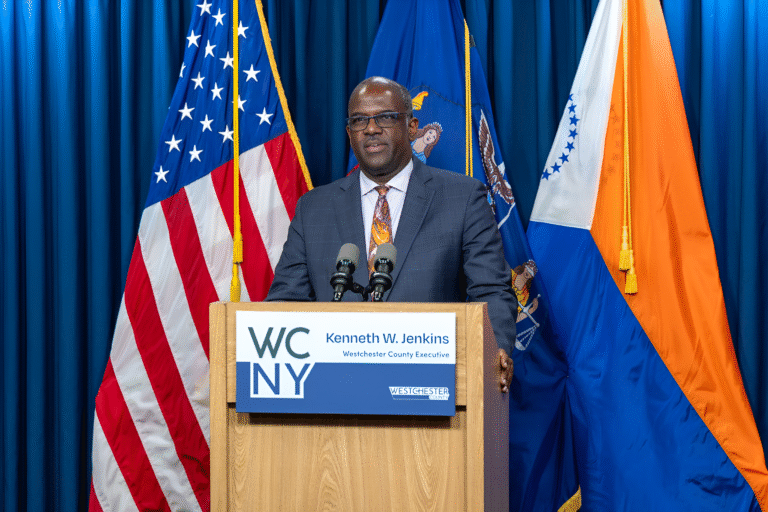 Ejecutivo insta al Congreso a detener recortes a Medicaid y cupones de alimentos