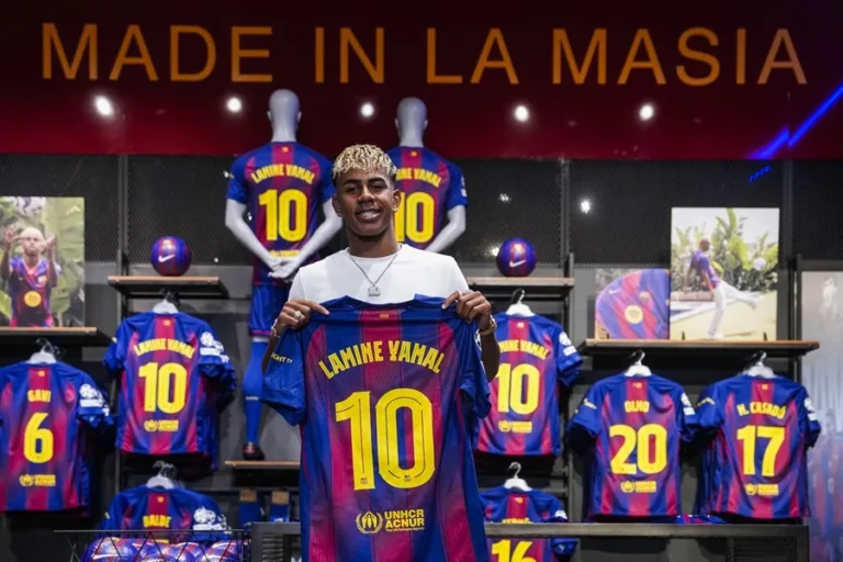 Lamine Yamal: «Messi ha hecho su camino yo voy a hacer el mío»