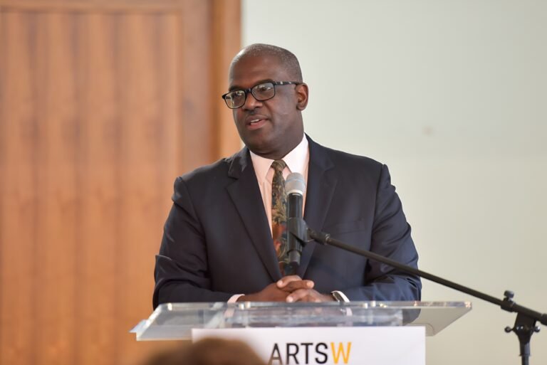 Lanzan serie virtual para que familias accedan a amplia gama de servicios disponibles a través del Condado y sus socios