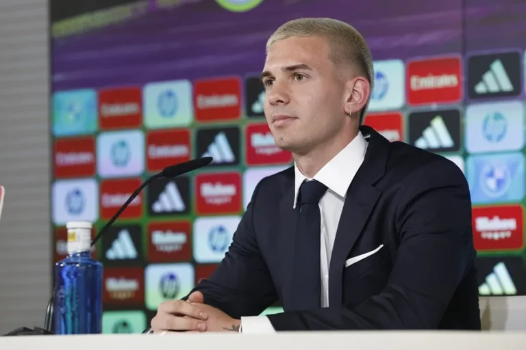 Mastantuono, presentado por el Madrid: “Me voy a dejar la vida por esta camiseta”