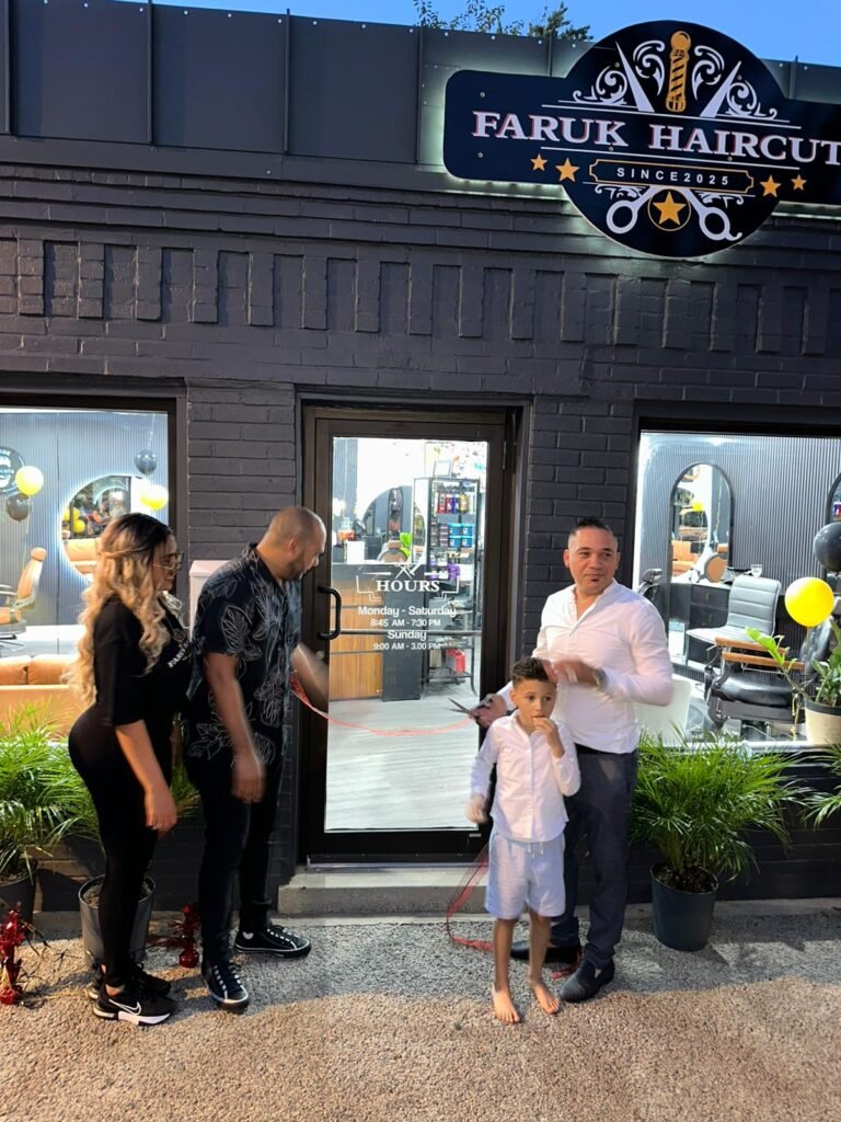 Hispano cumple su sueño seis años después de que quemaron su barbería