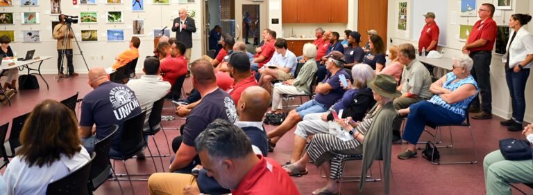 Familias, legisladores y empleados de servicios públicos rechazan aumento de tarifas eléctricas