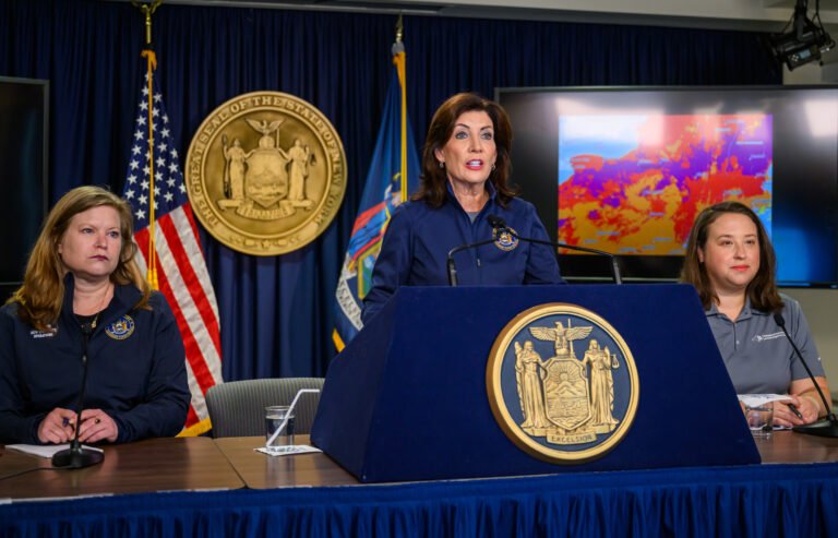 Gobernadora insta a familias a elaborar plan de emergencia y asistir a un curso de preparación ciudadana