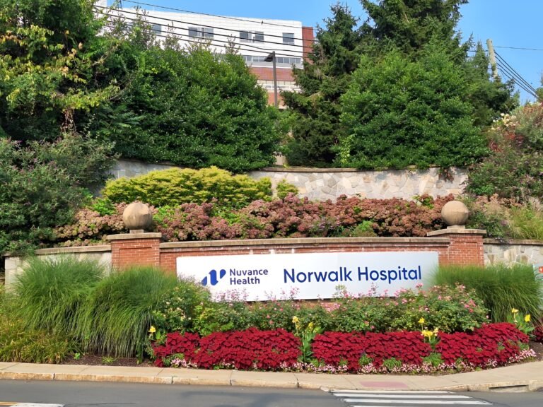 Preocupación en hospitales de CT por recortes de la ley de Trump