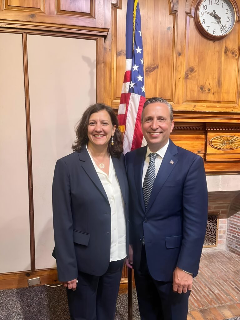 Norwalk tendrá nueva alcaldesa, mientras que alcaldes de Stamford, New Haven y Danbury ganan reelección