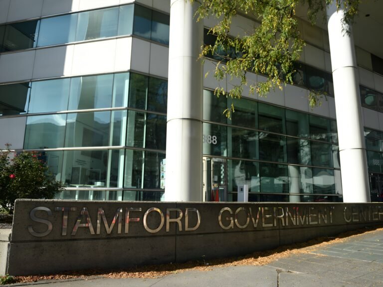 Junta de Educación de Stamford contrata consultora nacional buscar superintendente escolar