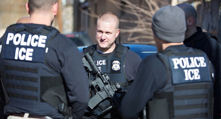 NY liberó a 7,000 indocumentados delincuentes en las calles solo este año sin notificar al ICE, según informe