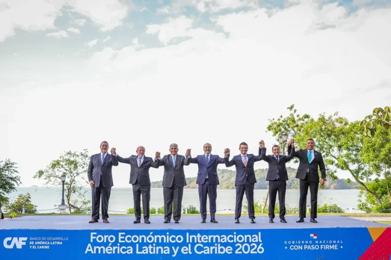 Presidentes de Latinoamérica apelan en Panamá por la integración regional