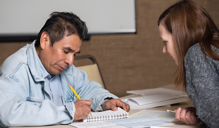 Clases de inglés y ciudanía gratuitas en Building One Community