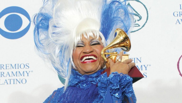 Celia Cruz entra al salón  de la fama del Rock & Roll