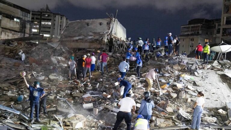 Terremoto en Venezuela deja decenas de víctimas y mantiene al país en alerta tras fuertes movimientos sísmicos