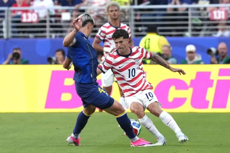 Estados Unidos derrota a Bosnia, avanza a octavos del Mundial y se cita con Bélgica